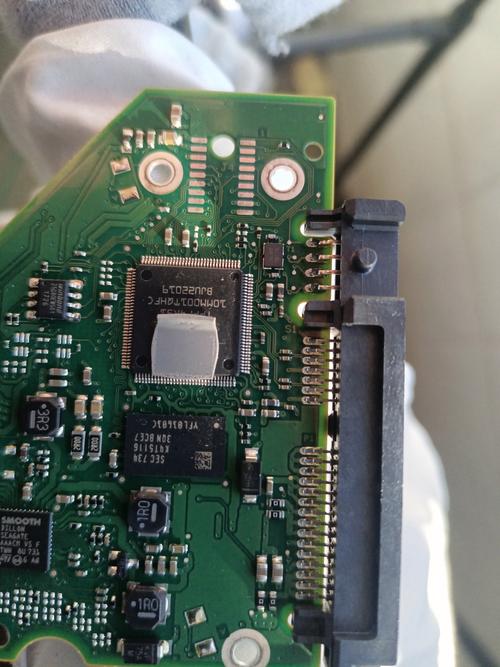 硬盤電路板壞了能恢復(fù)數(shù)據(jù)嗎，硬盤電路板rom