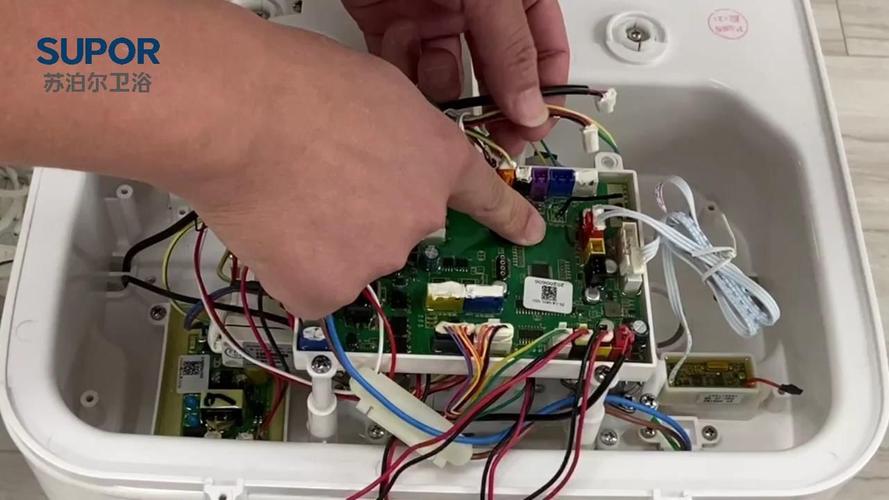 電動馬桶電路板被水泡了