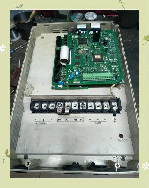 電梯門機變頻器調試視頻，電梯門機變頻器故障現象
