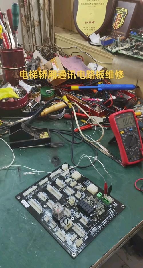 電梯電路板進水晾一天能通電嗎
