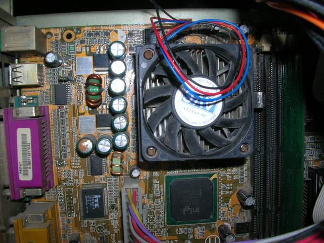 電路板風扇不轉維修