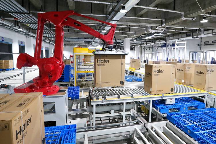 固原堆垛機器人維修：提高生產效率的重要保障