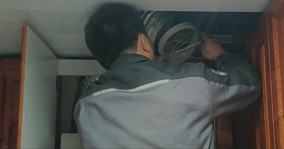 成都餐館機(jī)器人維修：提供高效并可靠的維修服務(wù)