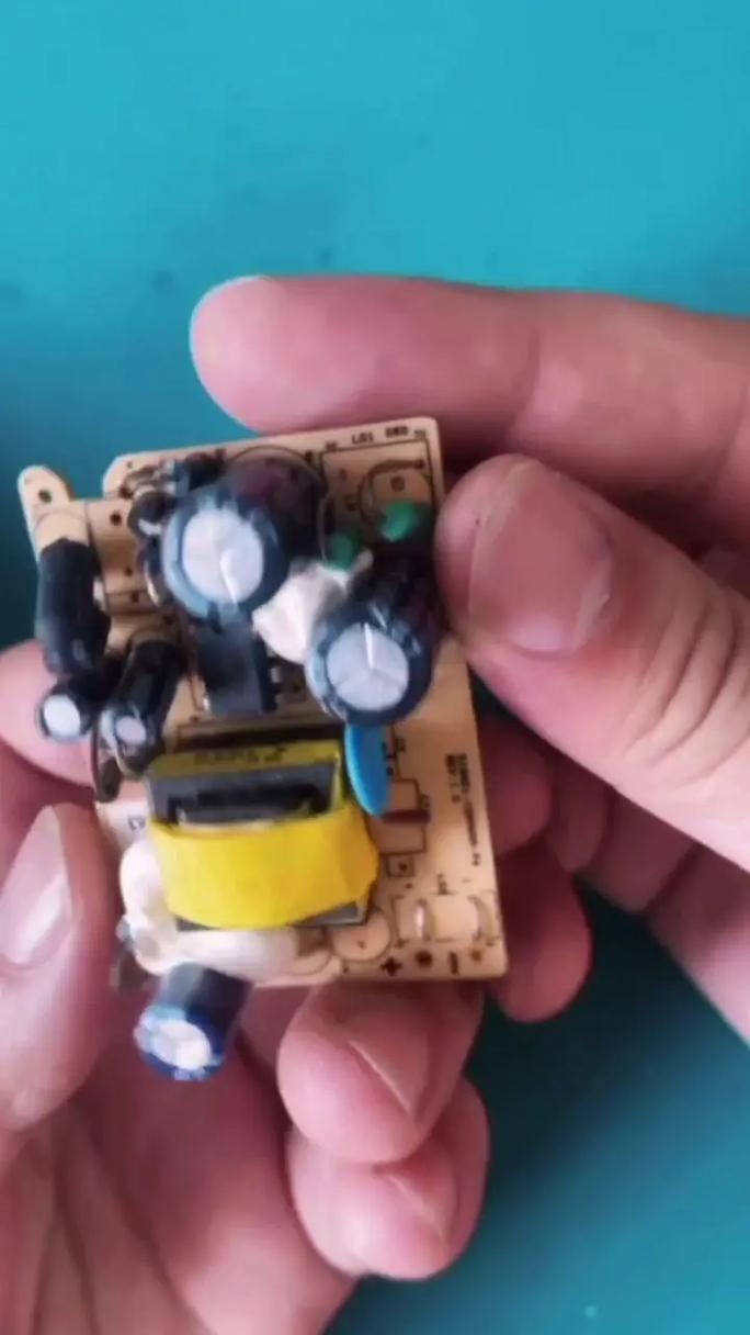 手機充電器線路板維修