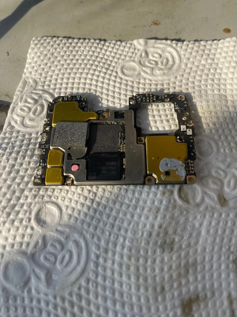 手機電路板維修：價格、原因和技巧實用指南