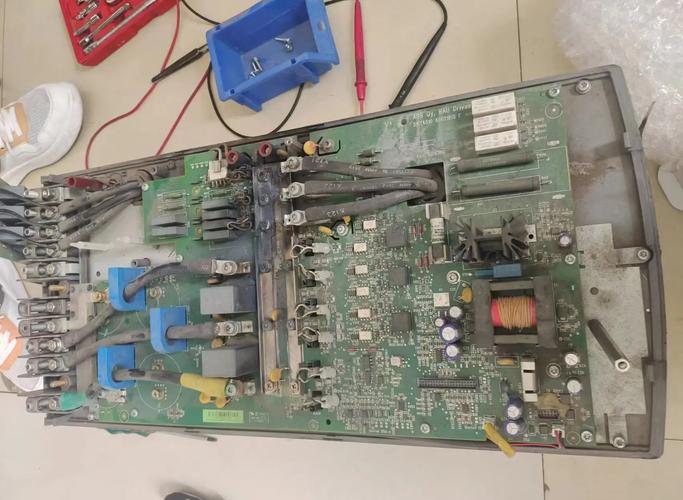 施耐德觸摸屏電源維修視頻