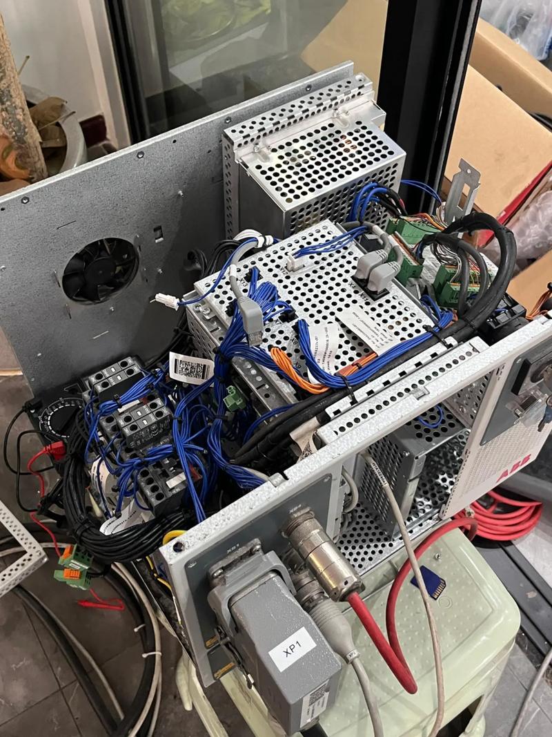 機器人維修視頻表演教程：為您的機器人維修提供詳細指導