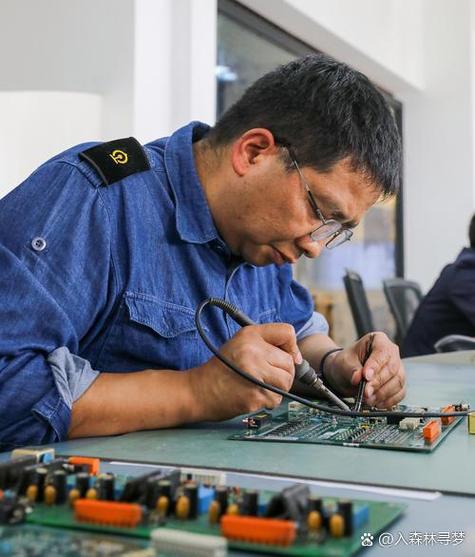 機器人維修高級技師