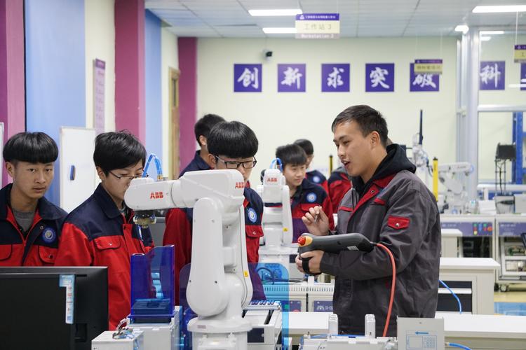 江西維修機器人電話：專業解決您的機器人問題