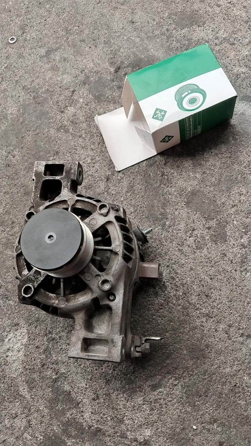 汽車發電機壞了有什么癥狀，汽車發電機皮帶多久更換