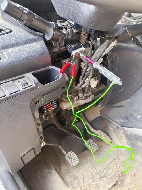 汽車線路板維修：解密轎車電氣維護的技術與方法