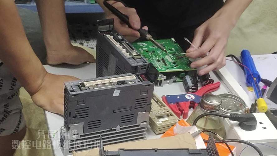 洛陽工業觸摸屏維修：專業技術團隊解決您的設備問題