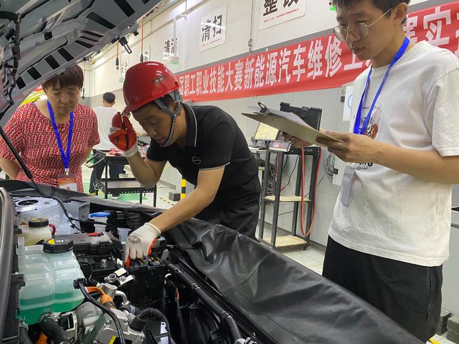 維修工的培訓中字2，維修工的真實調試