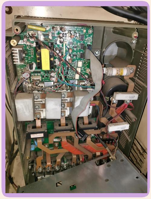 維修變頻器機箱，教你輕松解決常見故障