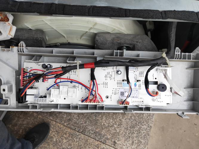 美的滾筒線路板維修視頻：全面解密美的滾筒洗衣機(jī)維修關(guān)鍵步驟