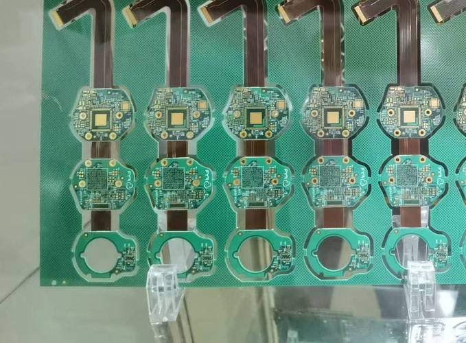 軟性電路板怎么制造的，軟性電路板是什么東西