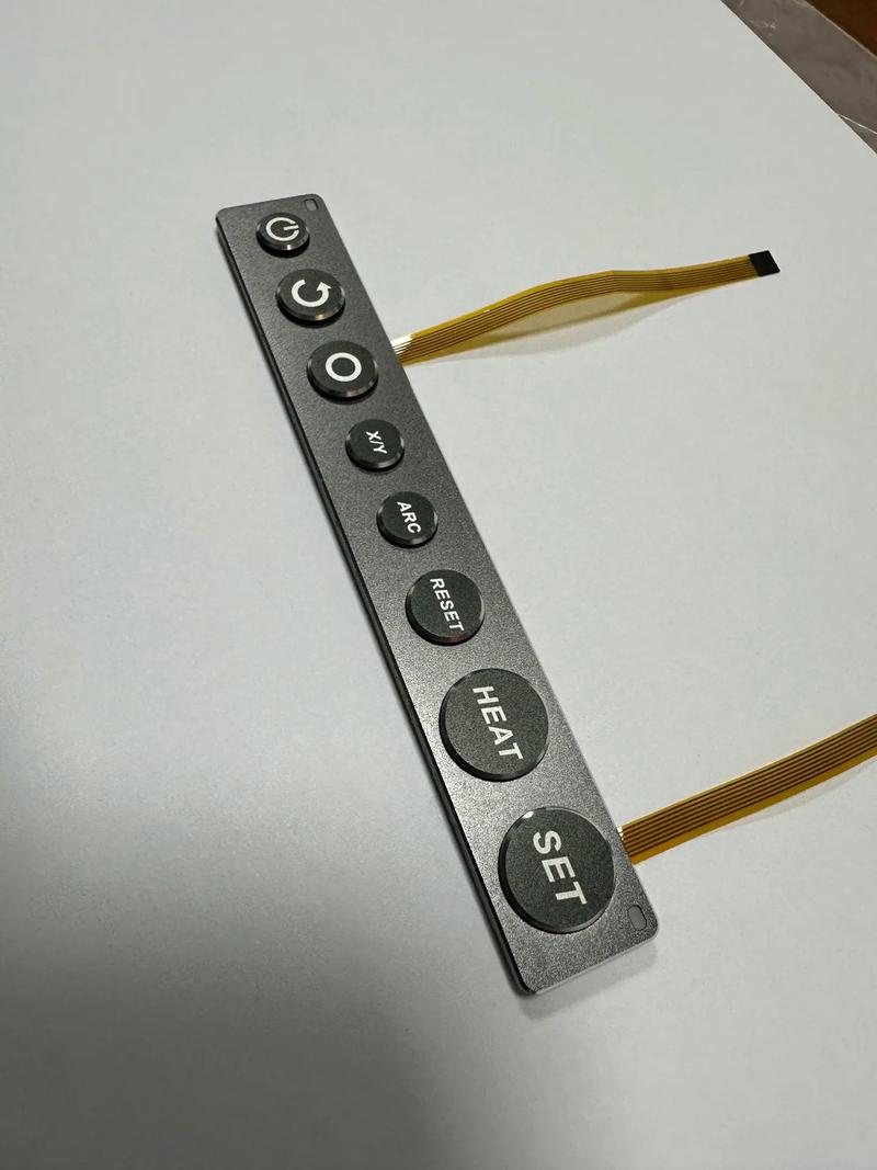 電阻觸摸屏維修：如何解決常見問題以及維護技巧